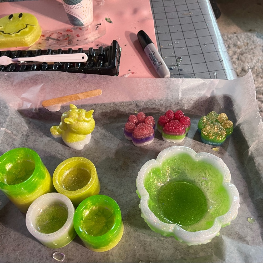Vibrant Orange and Blue resin Art Bowls and other stuff - Picture 4 of 4